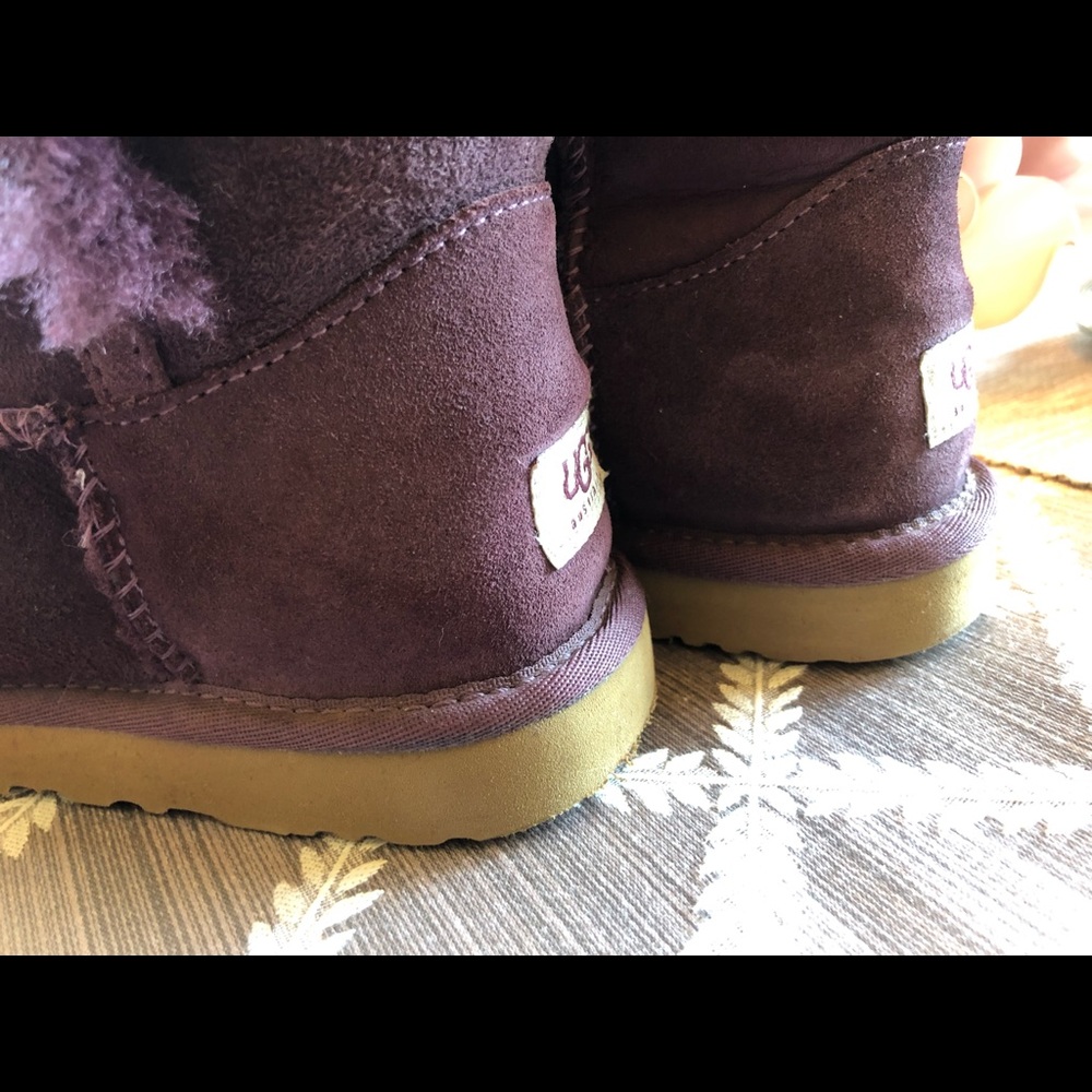 Uggs - Women’s Sz 6 - Aubergine - Picture 5 of 8
